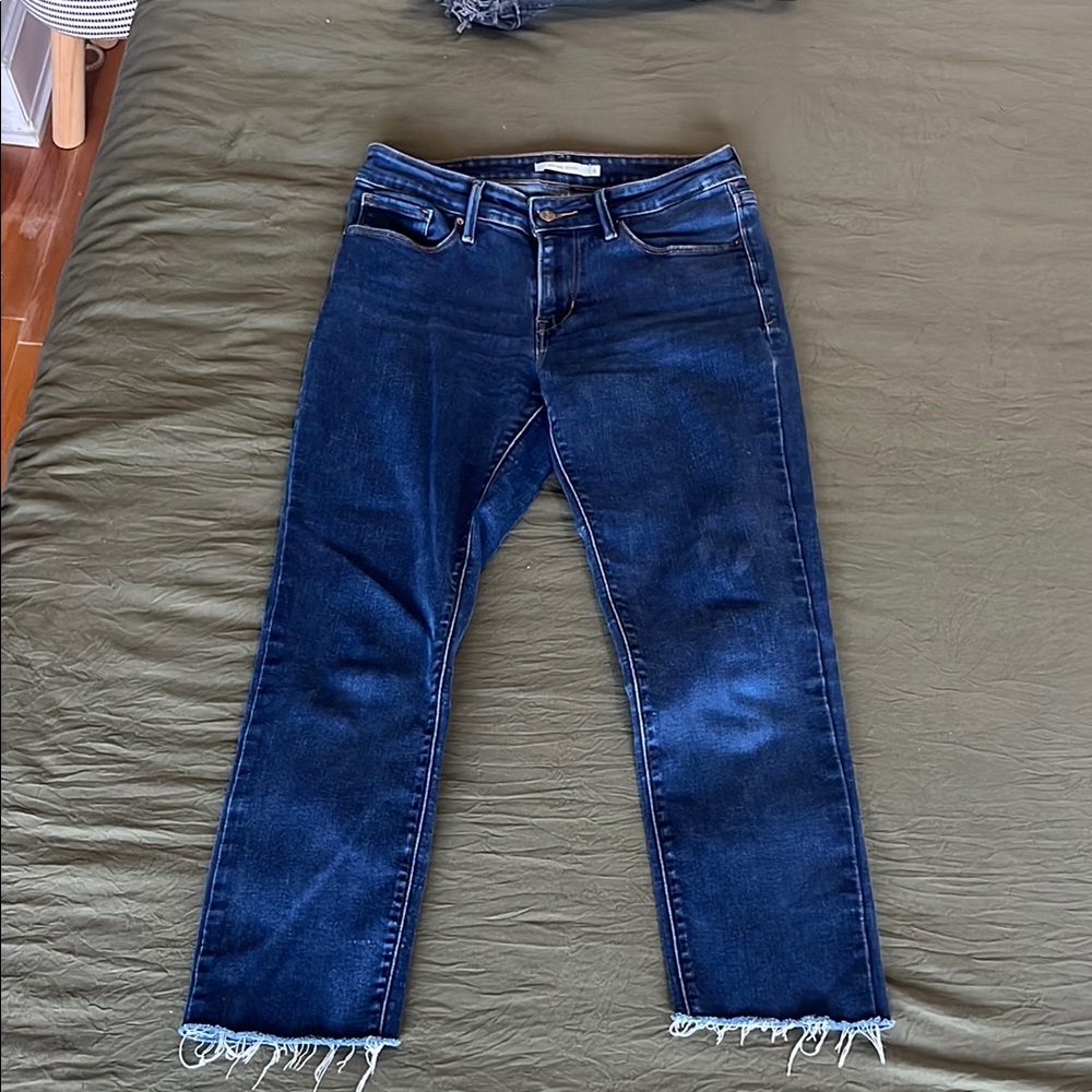 Levi's Dark Blue Ankle Jeans with Frayed Hem